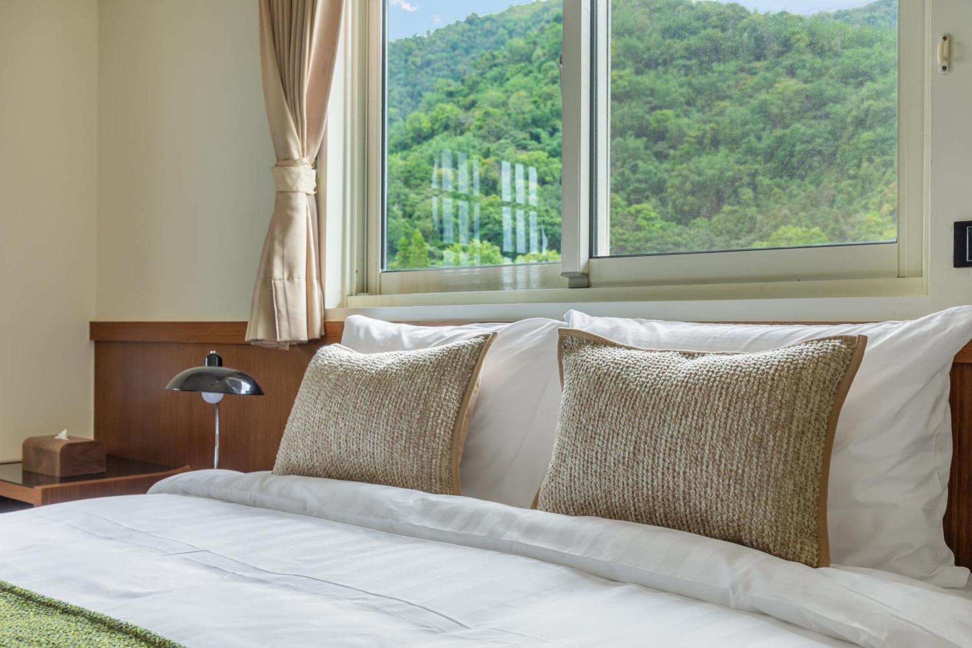 Sun Moon Lake Itathao Vacation Inn With Elevator Yuchi Eksteriør billede